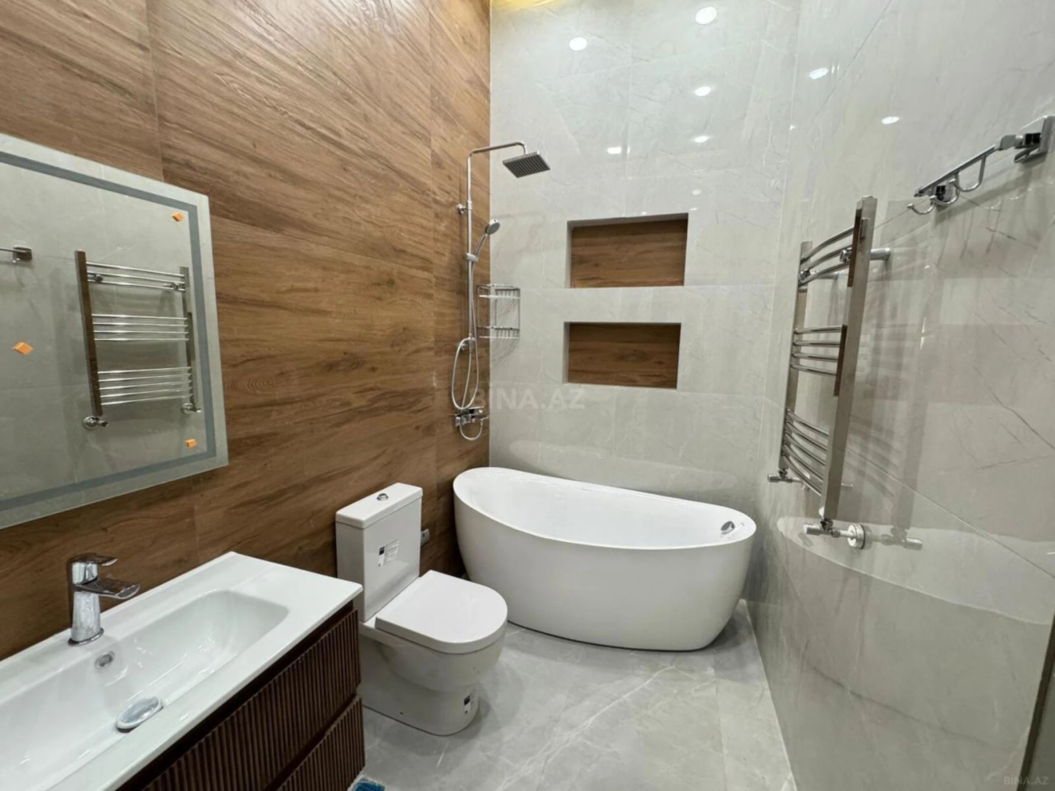 Kirayə verilir 3 otaqlı mənzil 160 m²