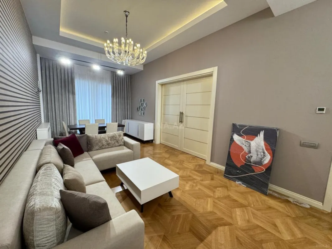 Kirayə verilir 3 otaqlı mənzil 160 m²