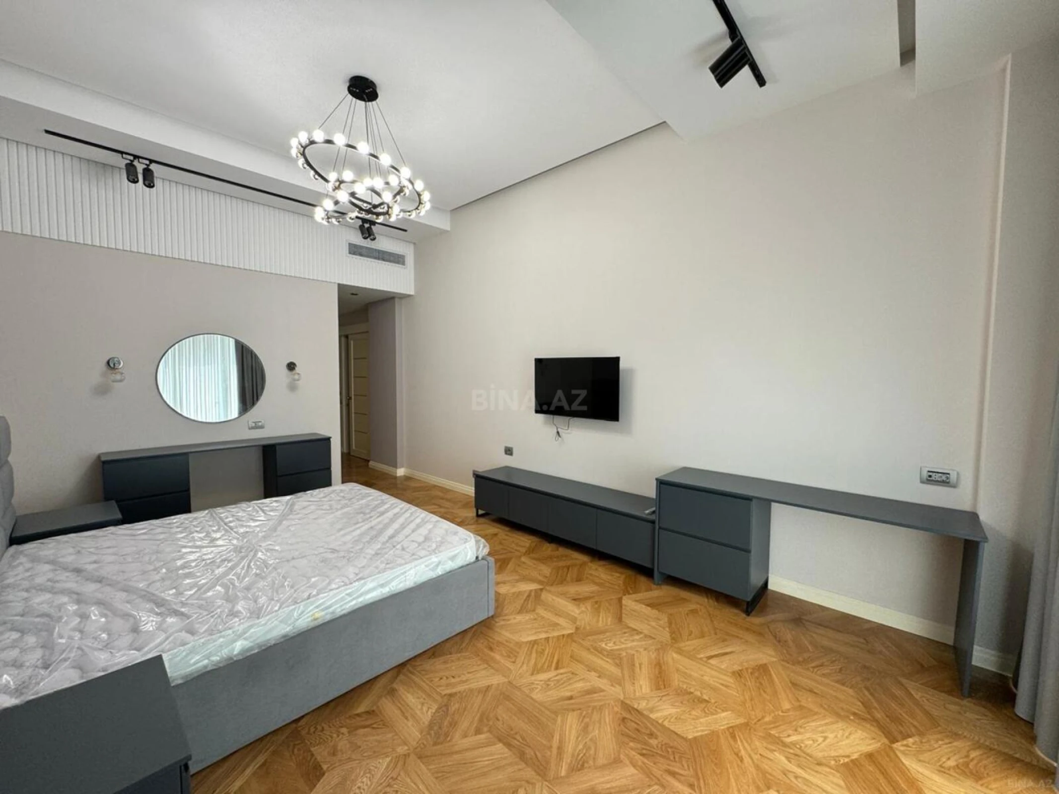 Kirayə verilir 3 otaqlı mənzil 160 m²