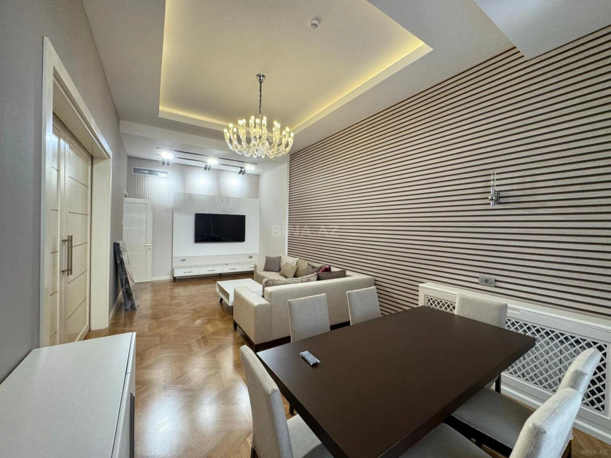 Kirayə verilir 3 otaqlı mənzil 160 m²