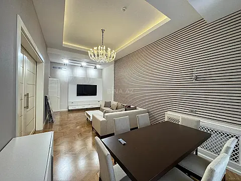 Kirayə verilir 3 otaqlı mənzil 160 m²