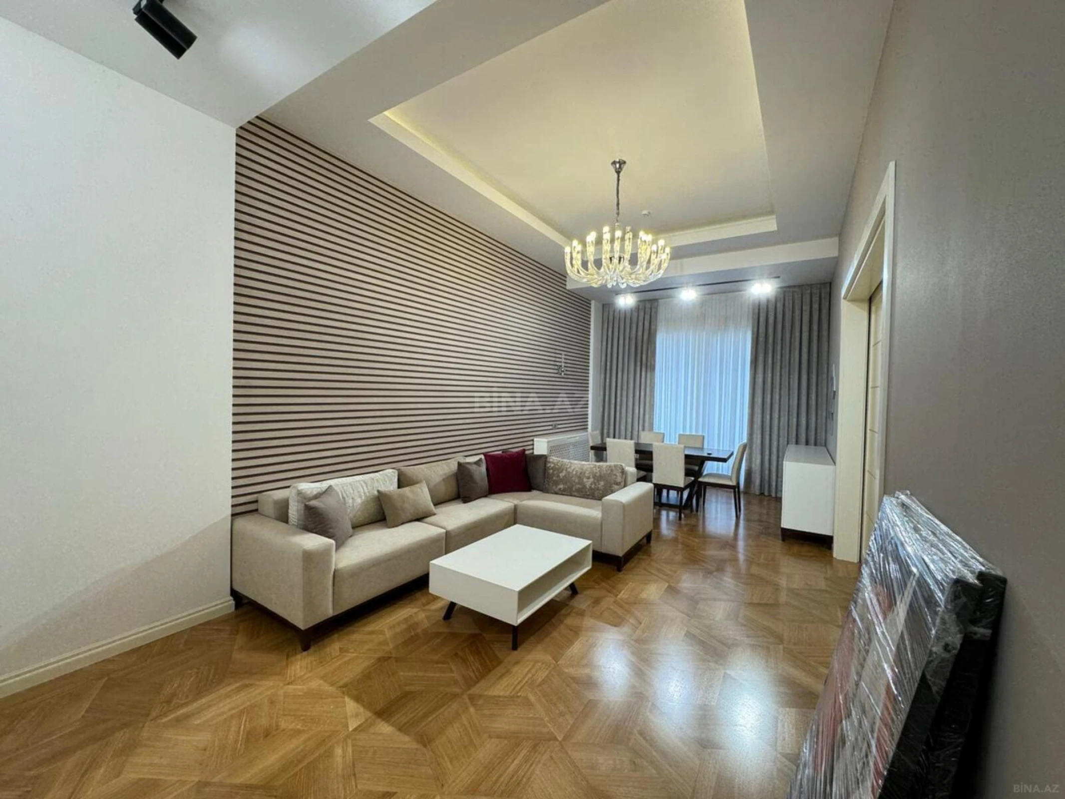 Kirayə verilir 3 otaqlı mənzil 160 m²