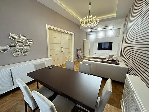 Kirayə verilir 3 otaqlı mənzil 160 m²