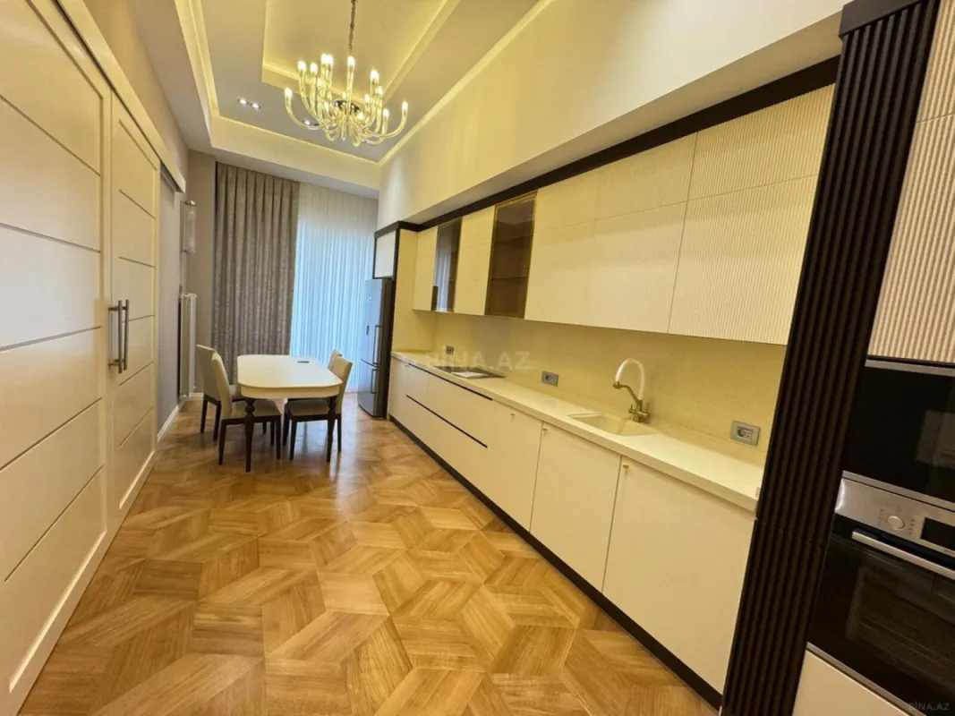 Kirayə verilir 3 otaqlı mənzil 160 m²