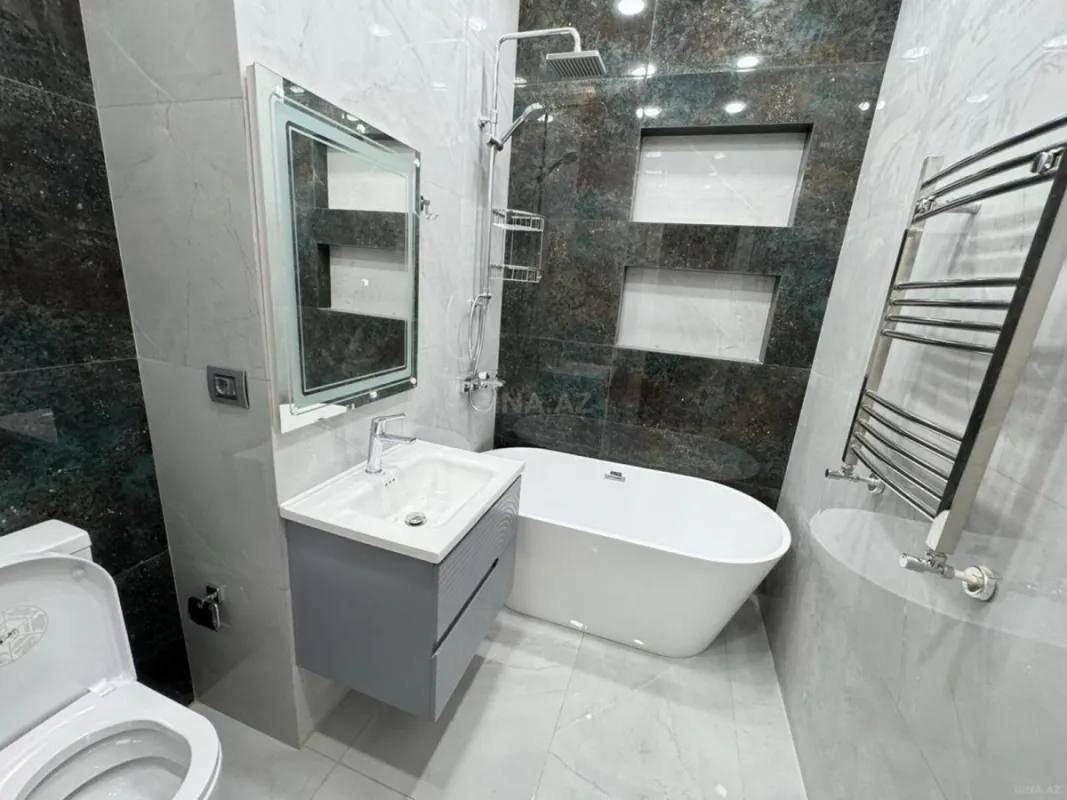 Kirayə verilir 7 otaqlı mənzil 320 m²