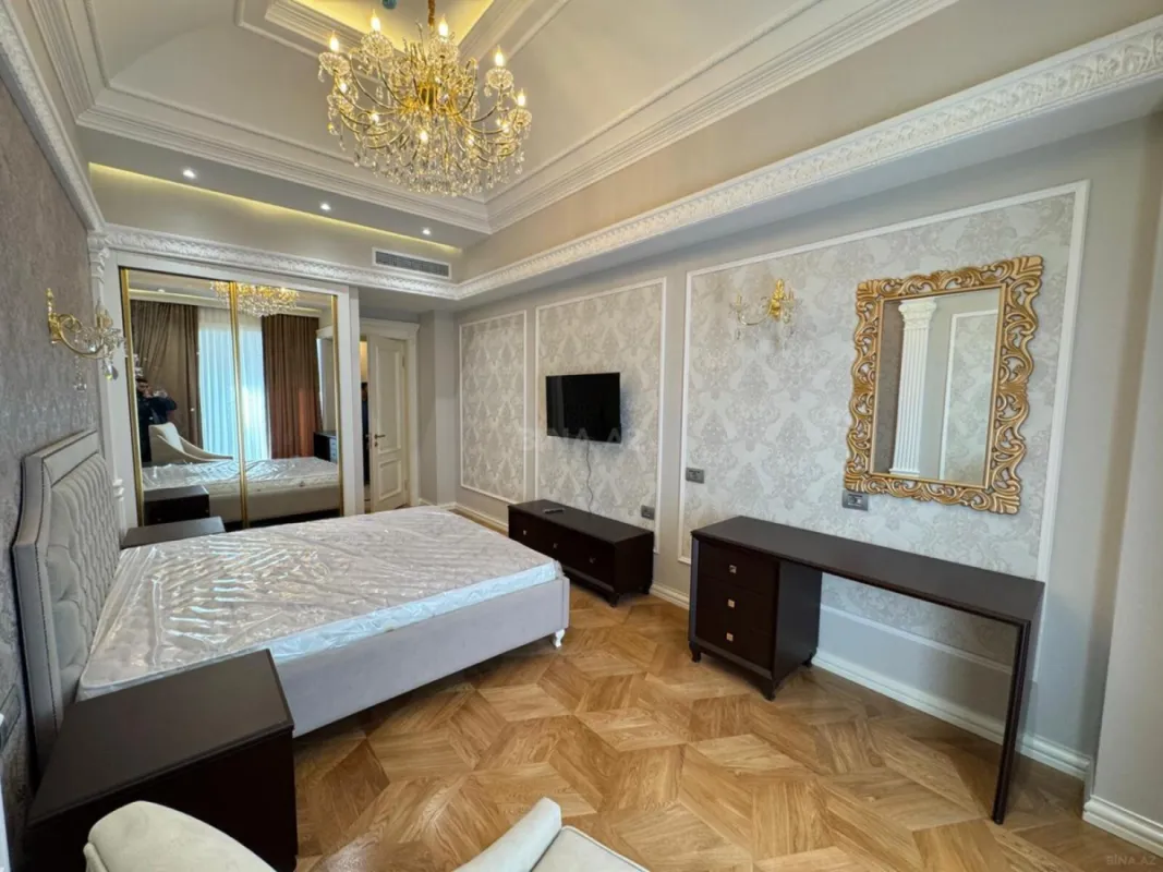 Kirayə verilir 7 otaqlı mənzil 320 m²