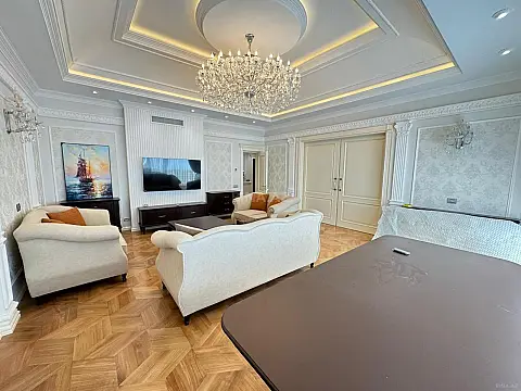 Kirayə verilir 7 otaqlı mənzil 320 m²