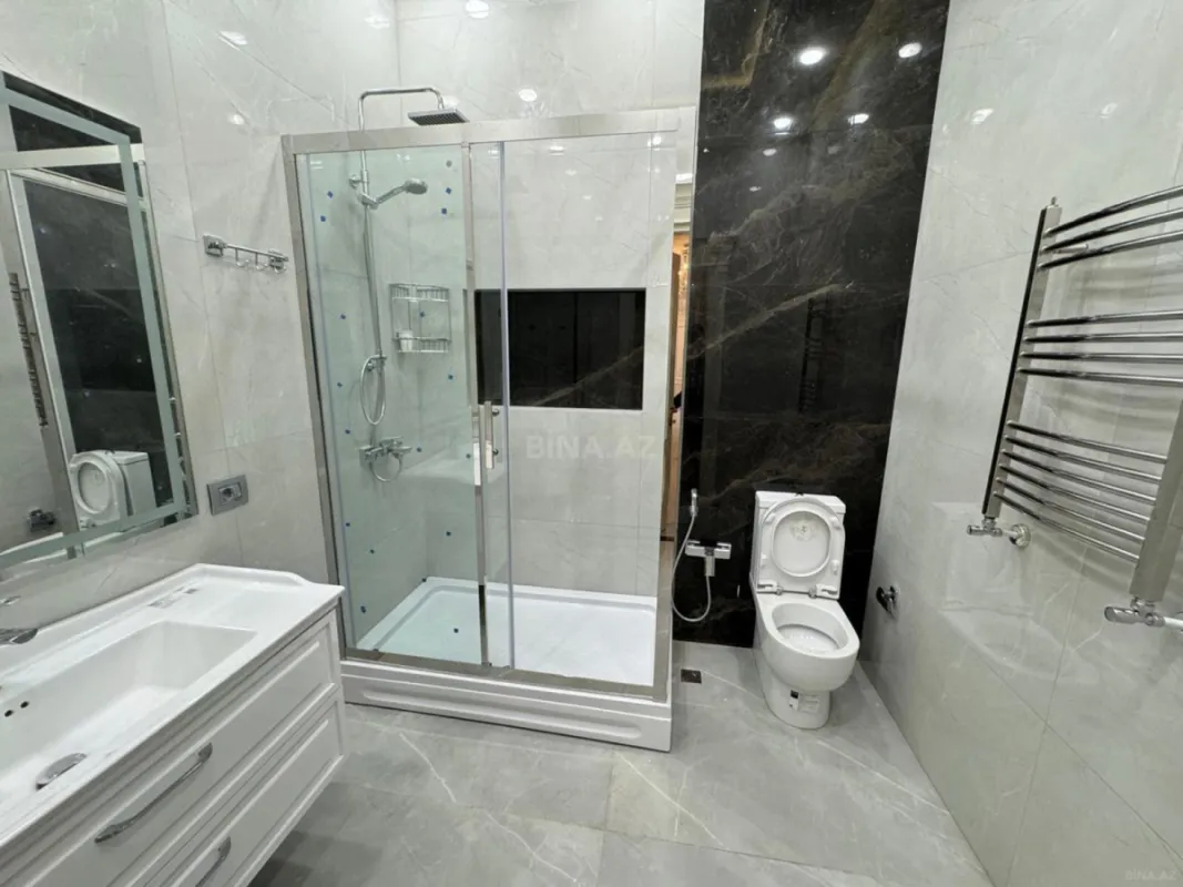 Kirayə verilir 7 otaqlı mənzil 320 m²
