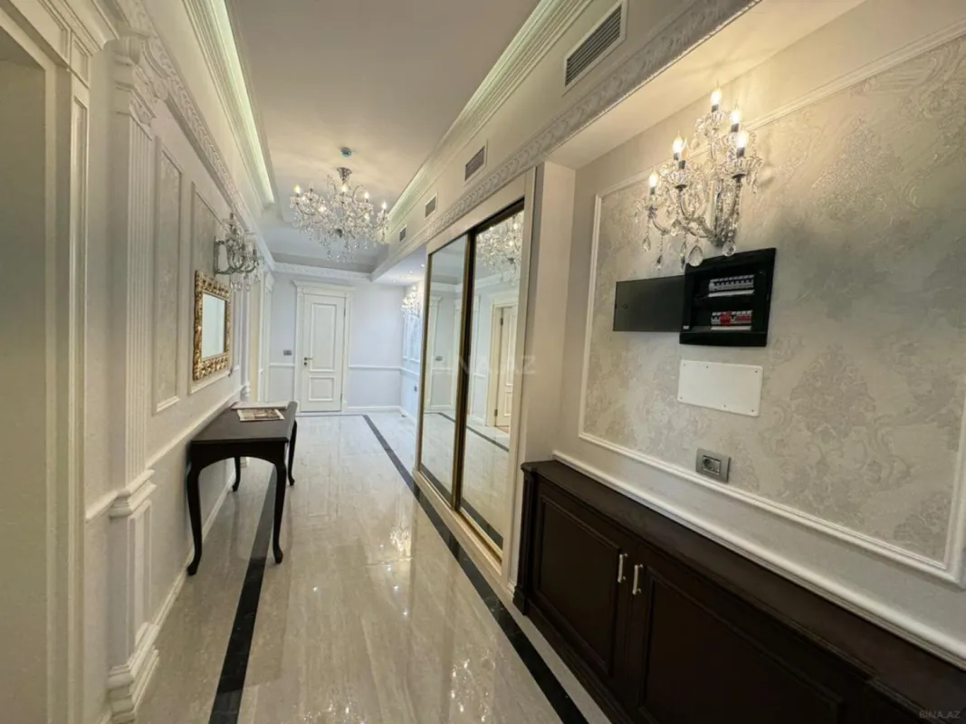 Kirayə verilir 7 otaqlı mənzil 320 m²