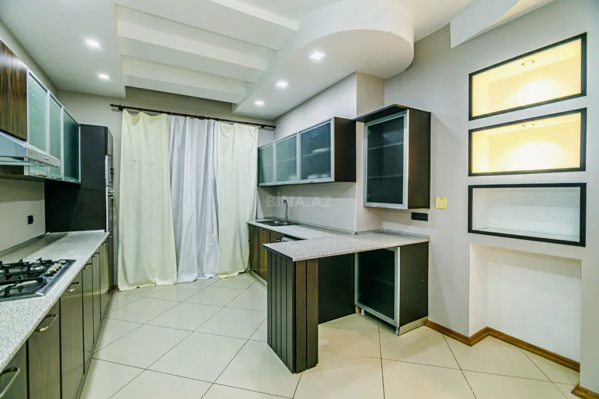 Satılır 3 otaqlı mənzil 160 m²