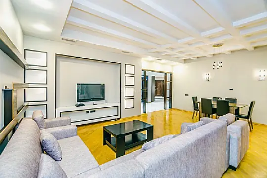 Satılır 3 otaqlı mənzil 160 m²