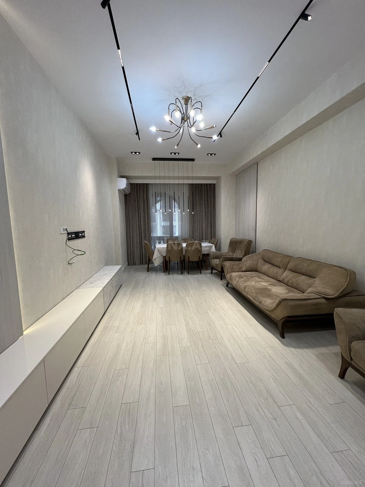 Satılır 3 otaqlı mənzil 107 m²