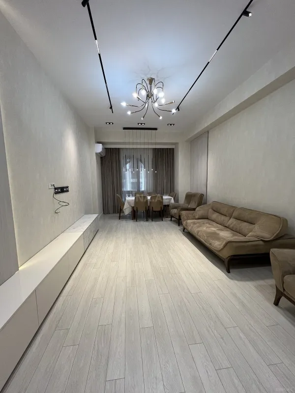 Satılır 3 otaqlı mənzil 107 m²