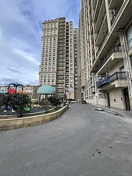 Satılır 3 otaqlı mənzil 107 m² — Bakı, Memar Əcəmi yanı 3 otaq 107.00 m²