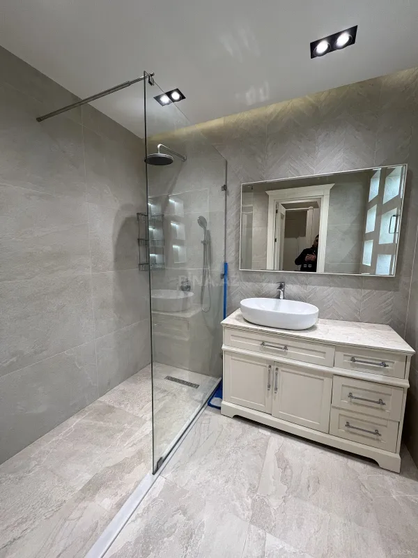 Satılır 3 otaqlı mənzil 107 m²