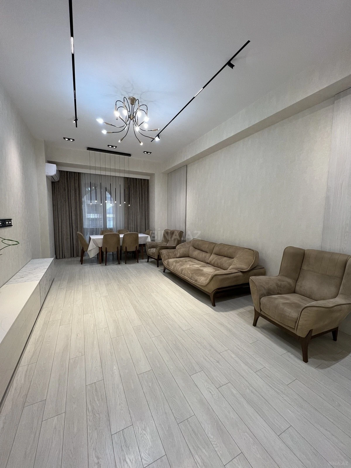 Satılır 3 otaqlı mənzil 107 m²