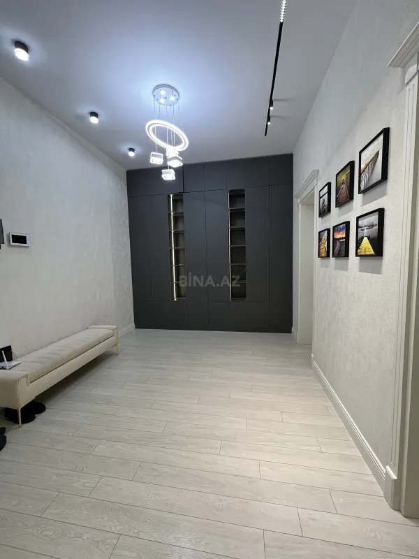 Satılır 3 otaqlı mənzil 107 m²