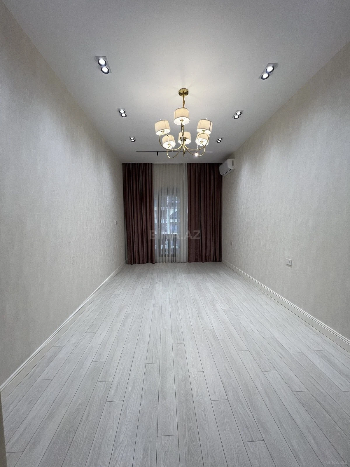 Satılır 3 otaqlı mənzil 107 m²