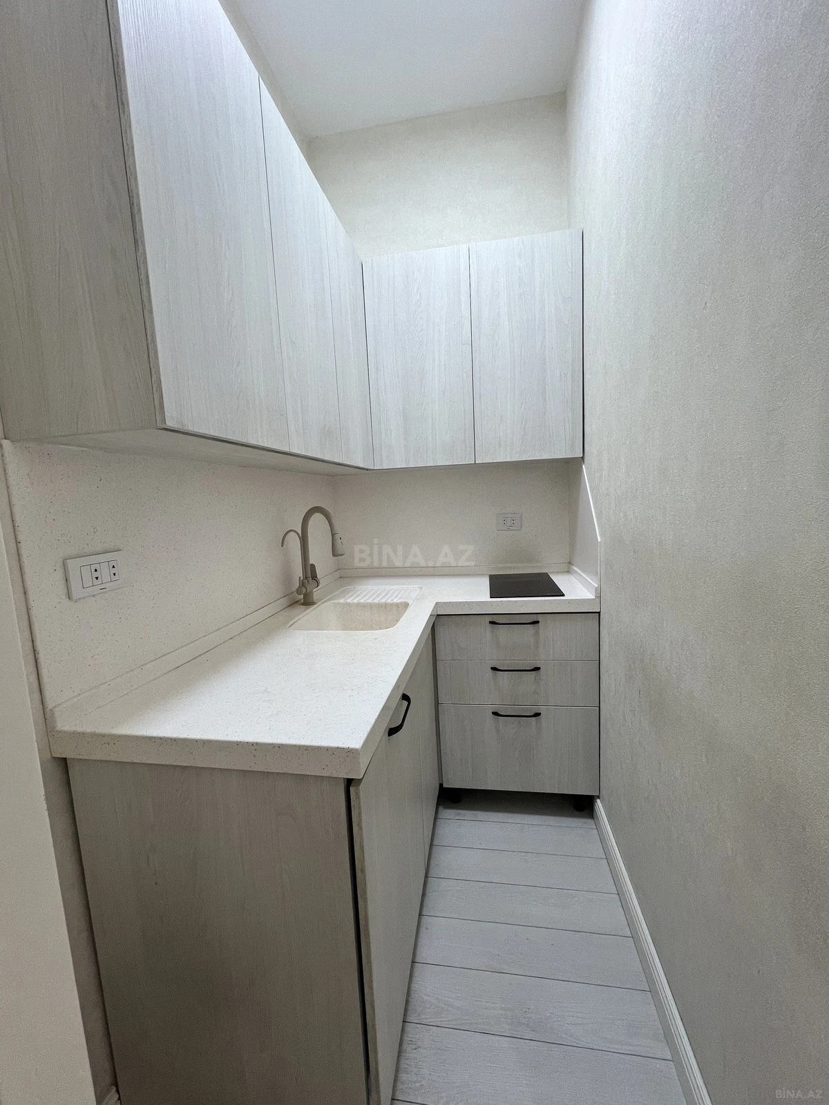 Satılır 3 otaqlı mənzil 107 m²