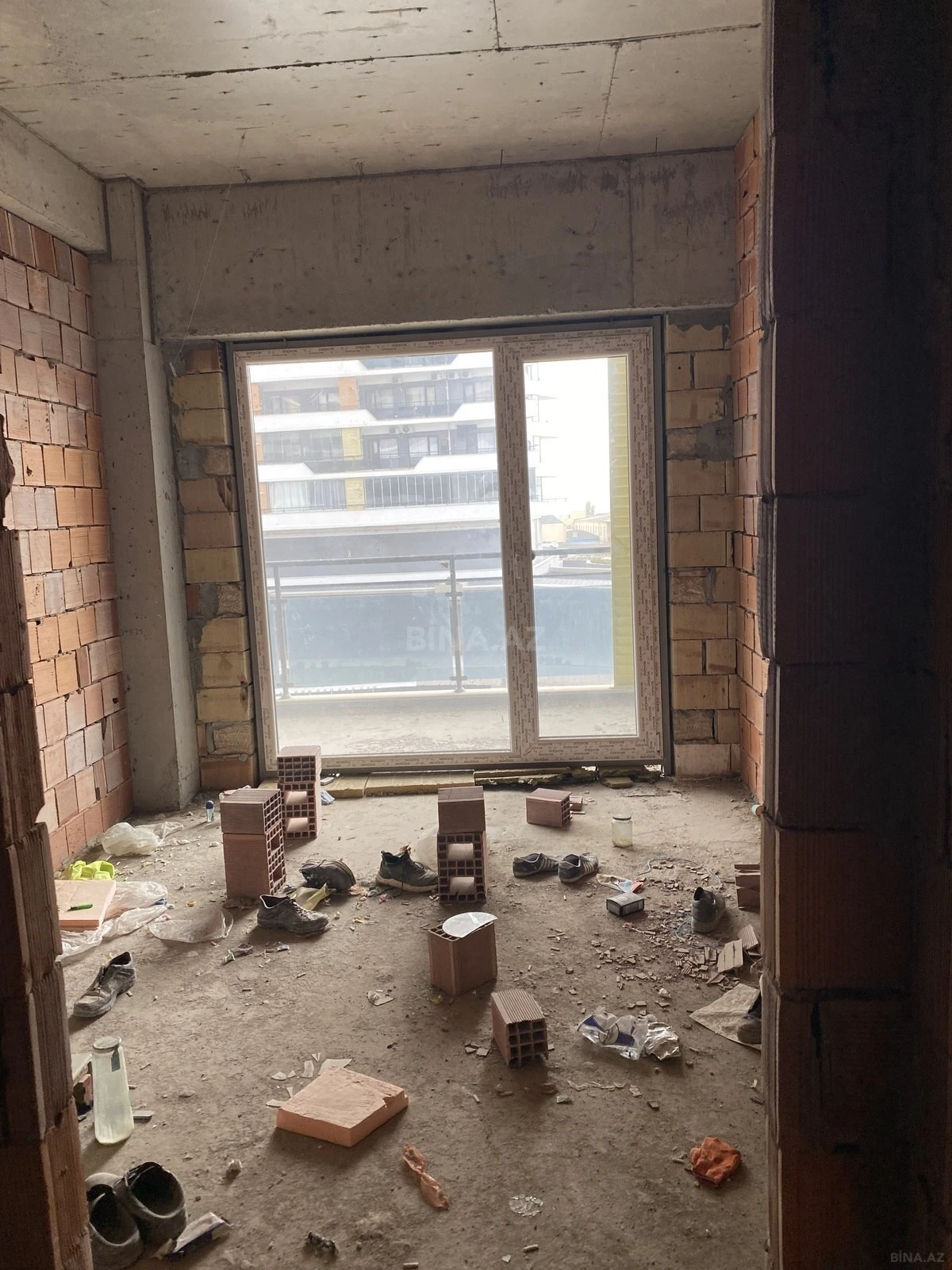 Satılır 4 otaqlı mənzil 166.5 m²