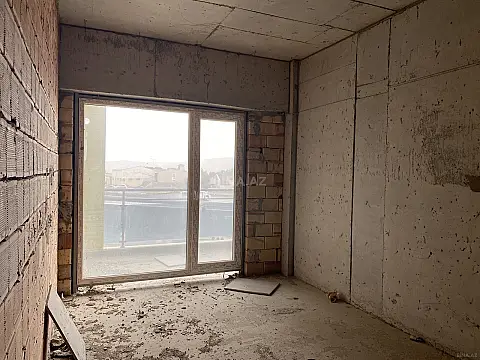 Satılır 4 otaqlı mənzil 166.5 m²