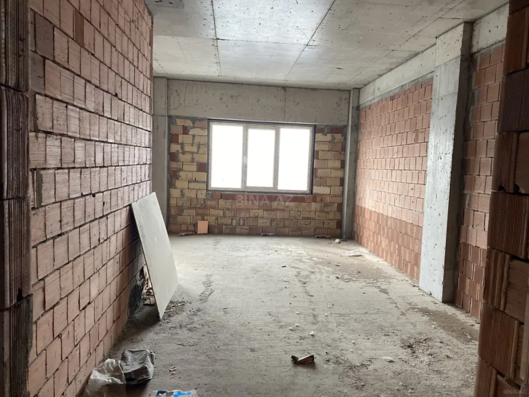 Satılır 4 otaqlı mənzil 166.5 m²