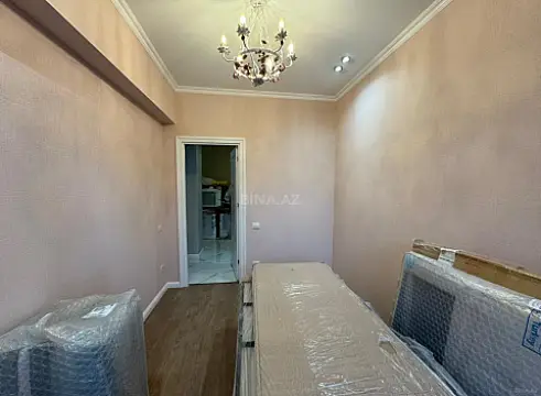 Satılır 4 otaqlı mənzil 120 m²