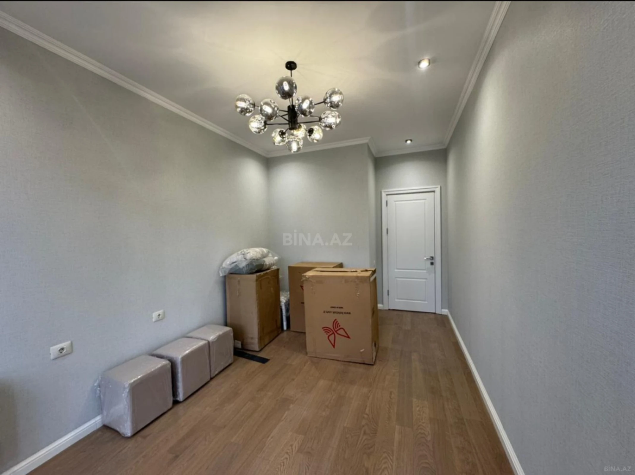 Satılır 4 otaqlı mənzil 120 m²