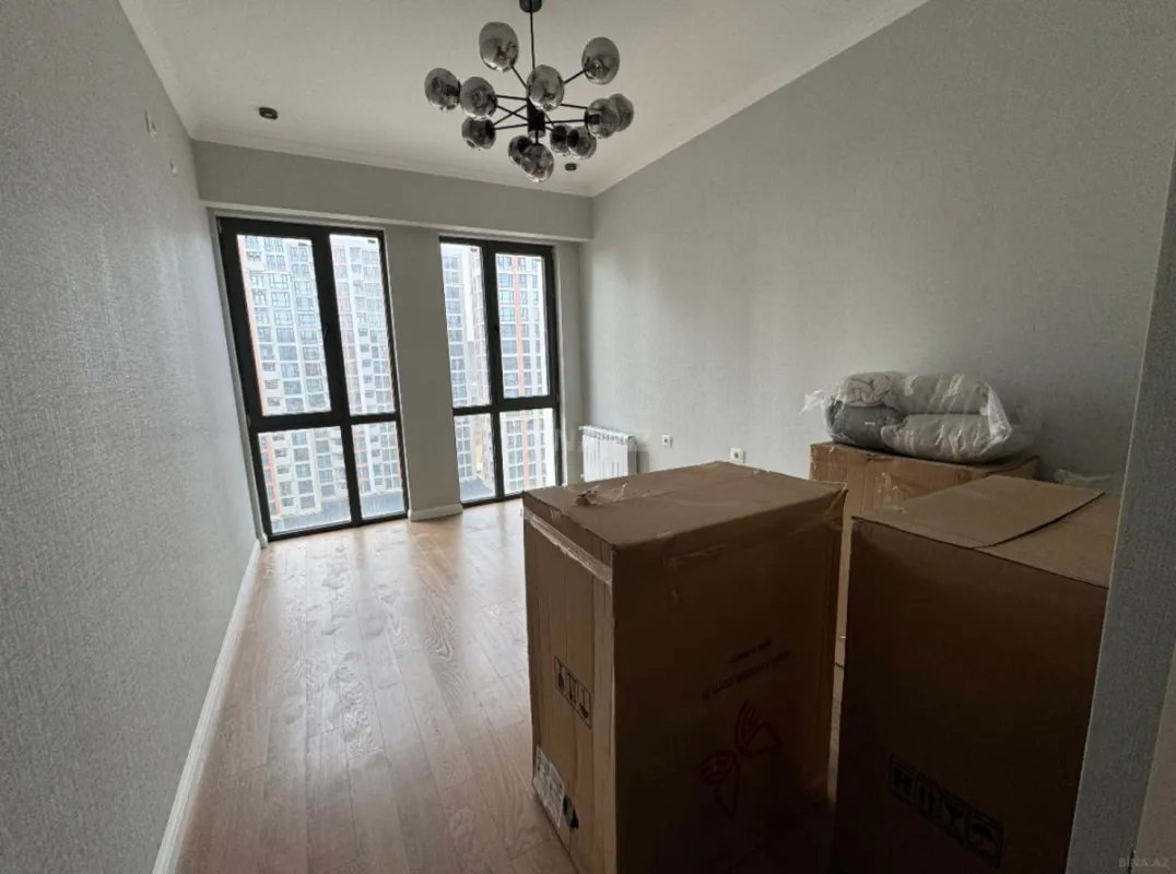 Satılır 4 otaqlı mənzil 120 m²