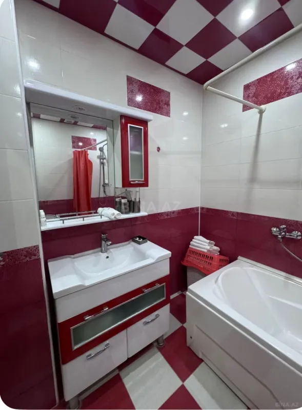 Kirayə verilir 3 otaqlı mənzil 138 m²