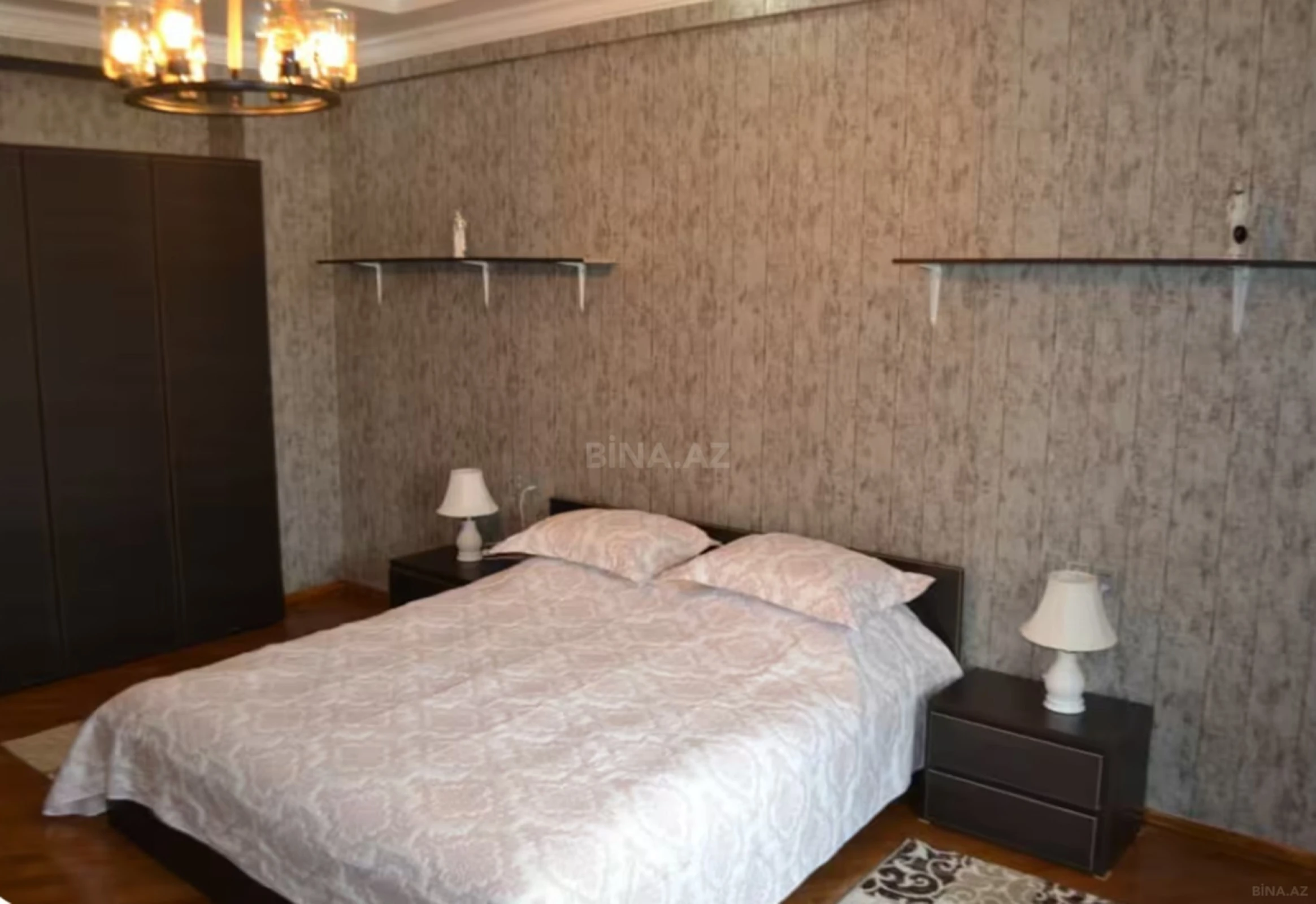 Kirayə verilir 3 otaqlı mənzil 138 m²