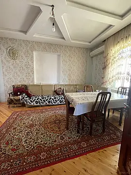 Satılır 5 otaqlı həyət evi 240 m²