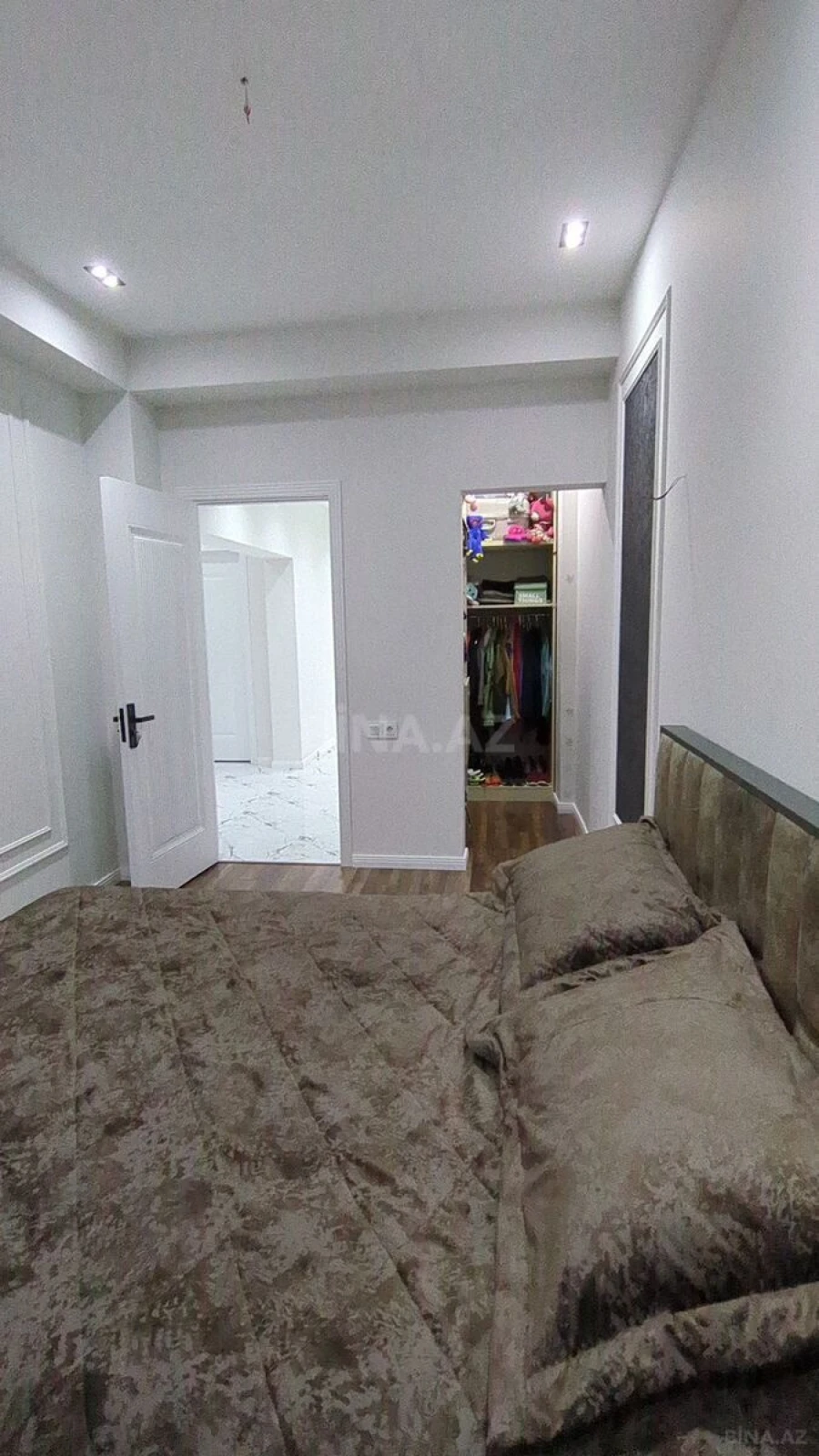 Satılır 3 otaqlı mənzil 110 m²