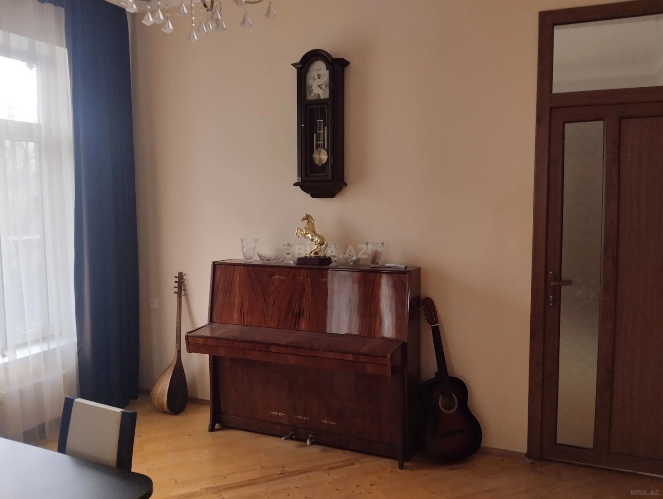 Satılır 5 otaqlı həyət evi 170 m²