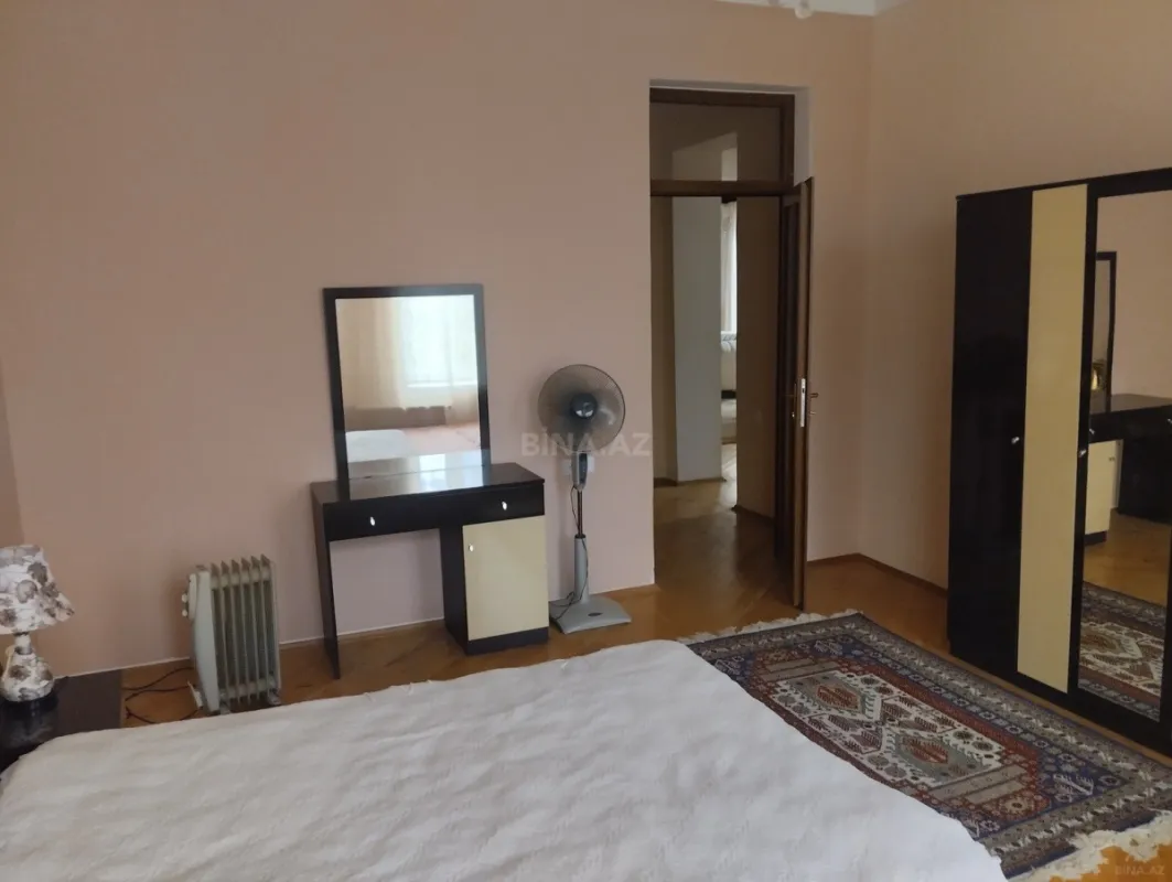 Satılır 5 otaqlı həyət evi 170 m²