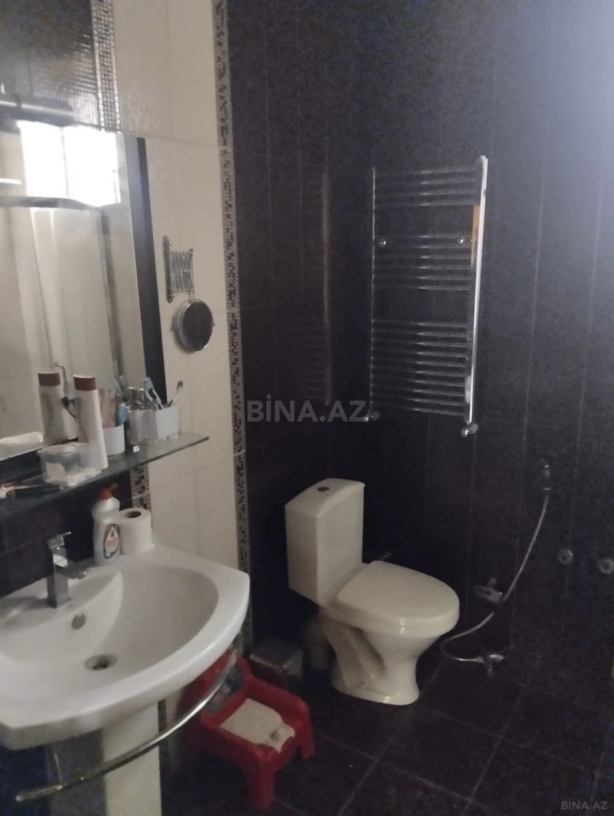 Satılır 5 otaqlı həyət evi 170 m²