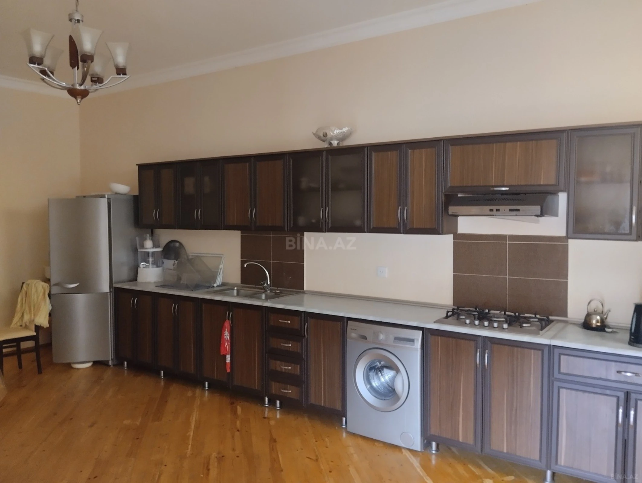 Satılır 5 otaqlı həyət evi 170 m²