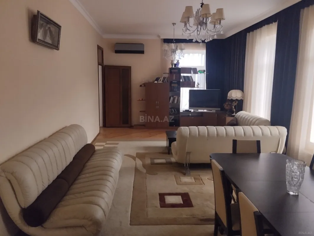 Satılır 5 otaqlı həyət evi 170 m²