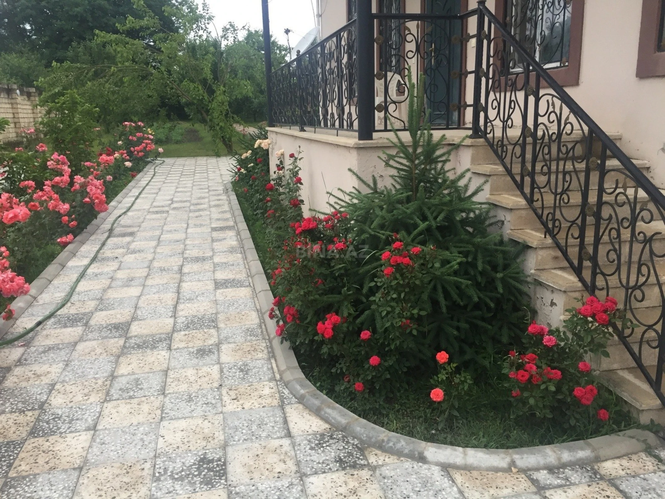 Satılır 5 otaqlı həyət evi 170 m²
