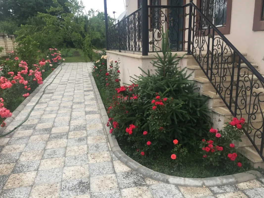 Satılır 5 otaqlı həyət evi 170 m²