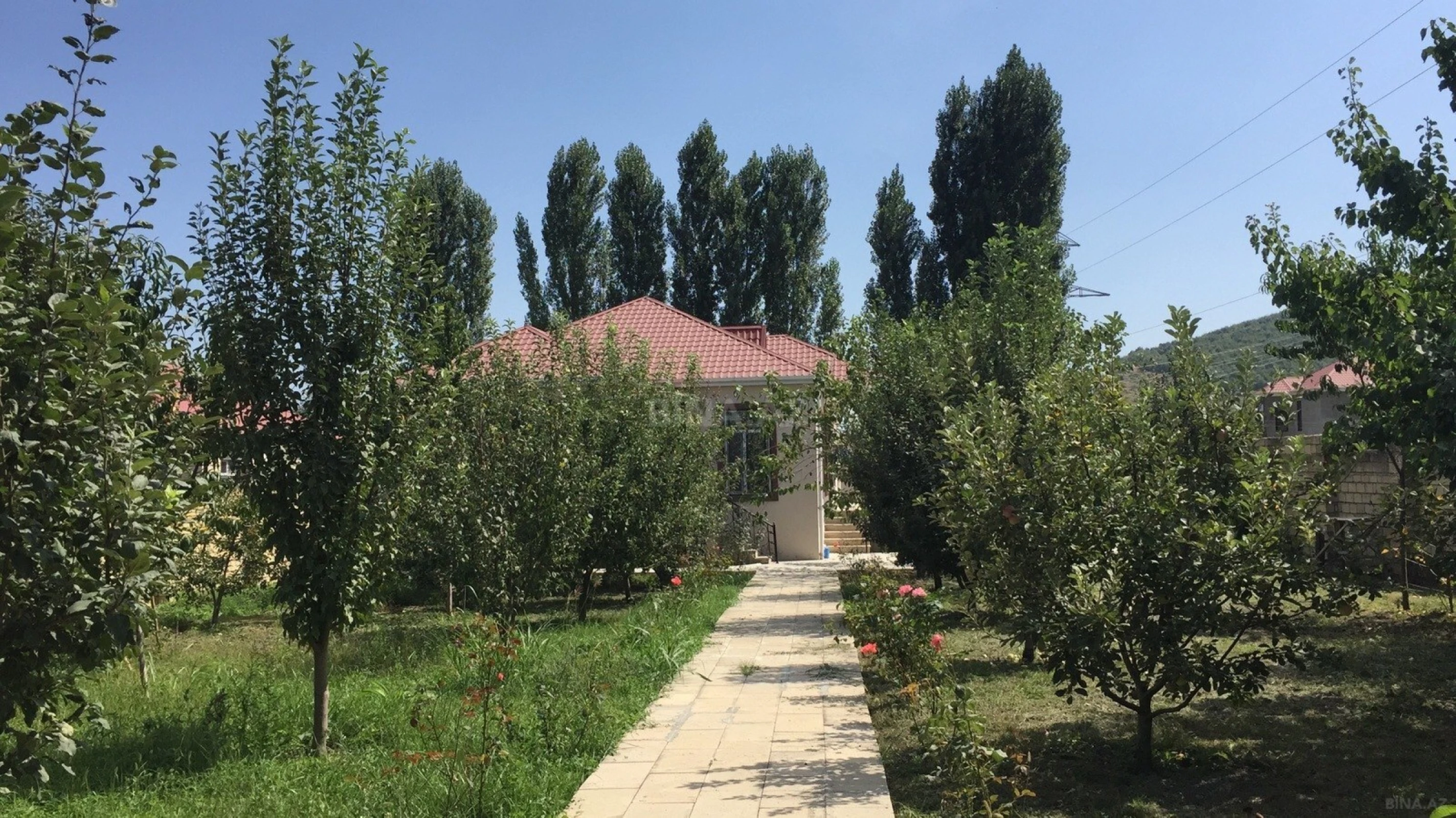 Satılır 5 otaqlı həyət evi 170 m²