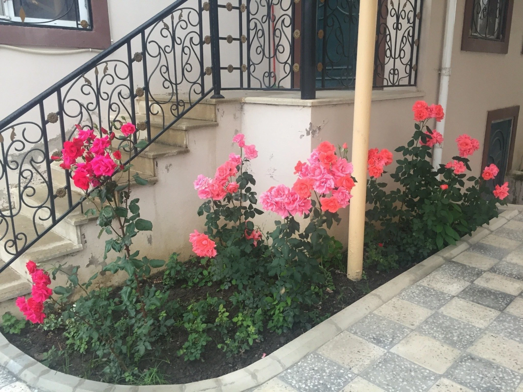 Satılır 5 otaqlı həyət evi 170 m²