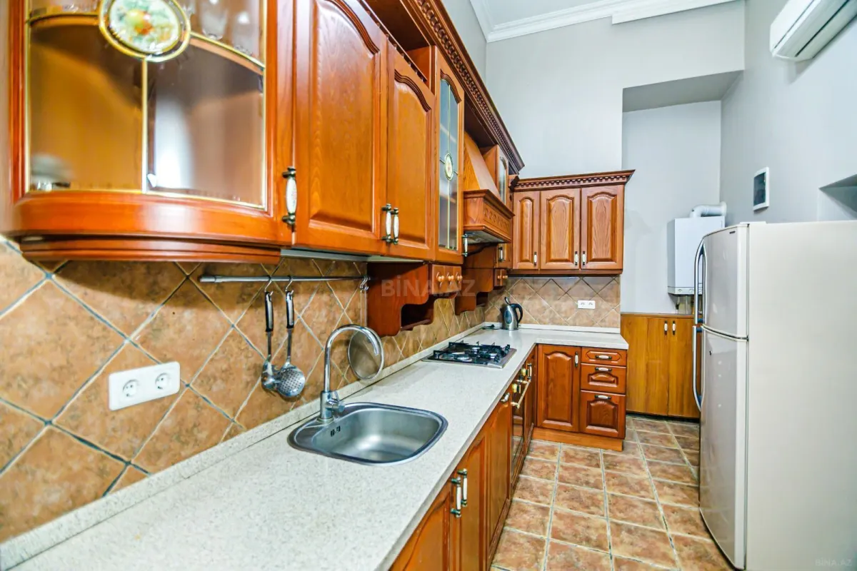 Kirayə verilir 3 otaqlı mənzil 120 m²