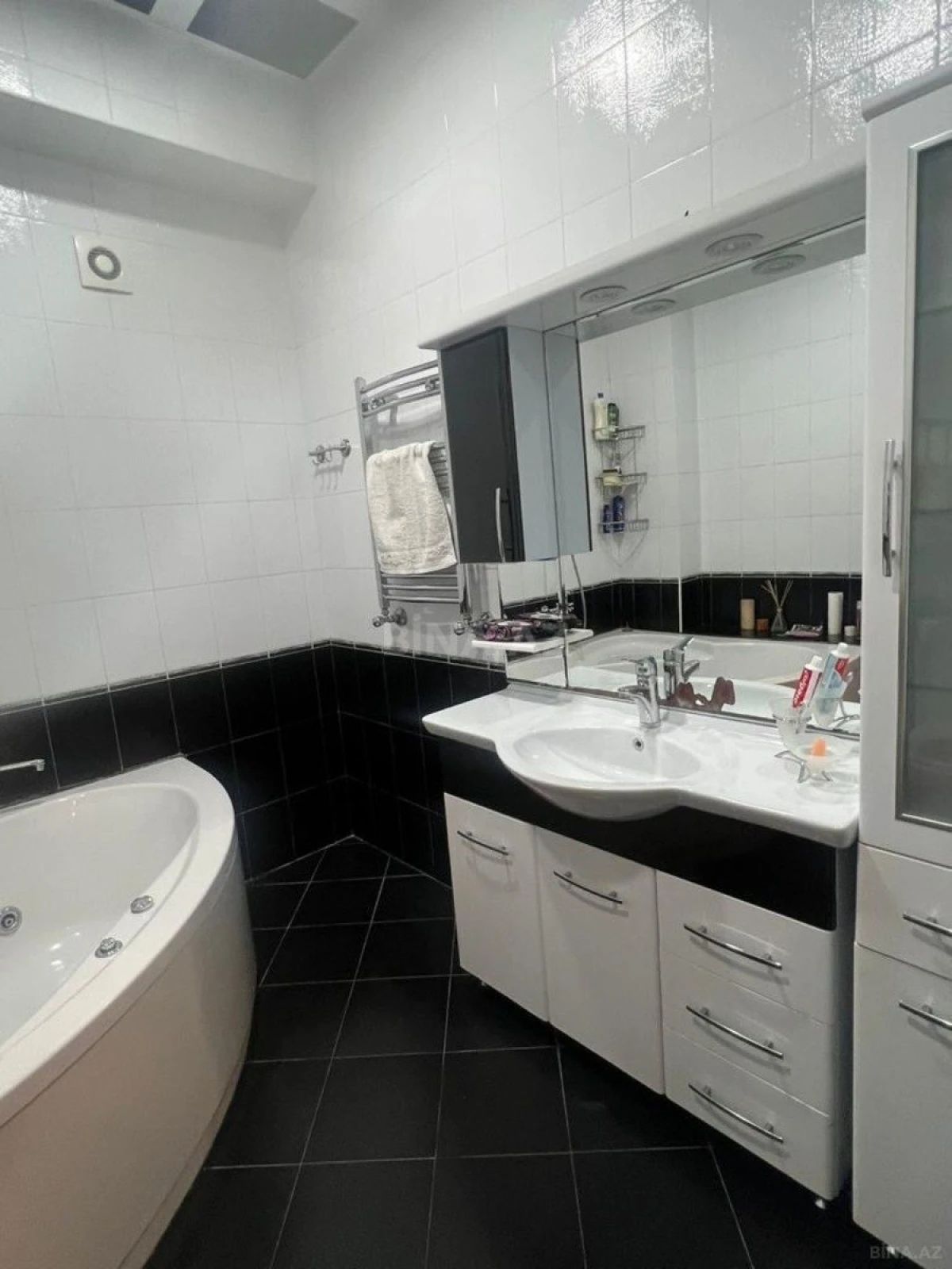 Kirayə verilir 3 otaqlı mənzil 81 m²