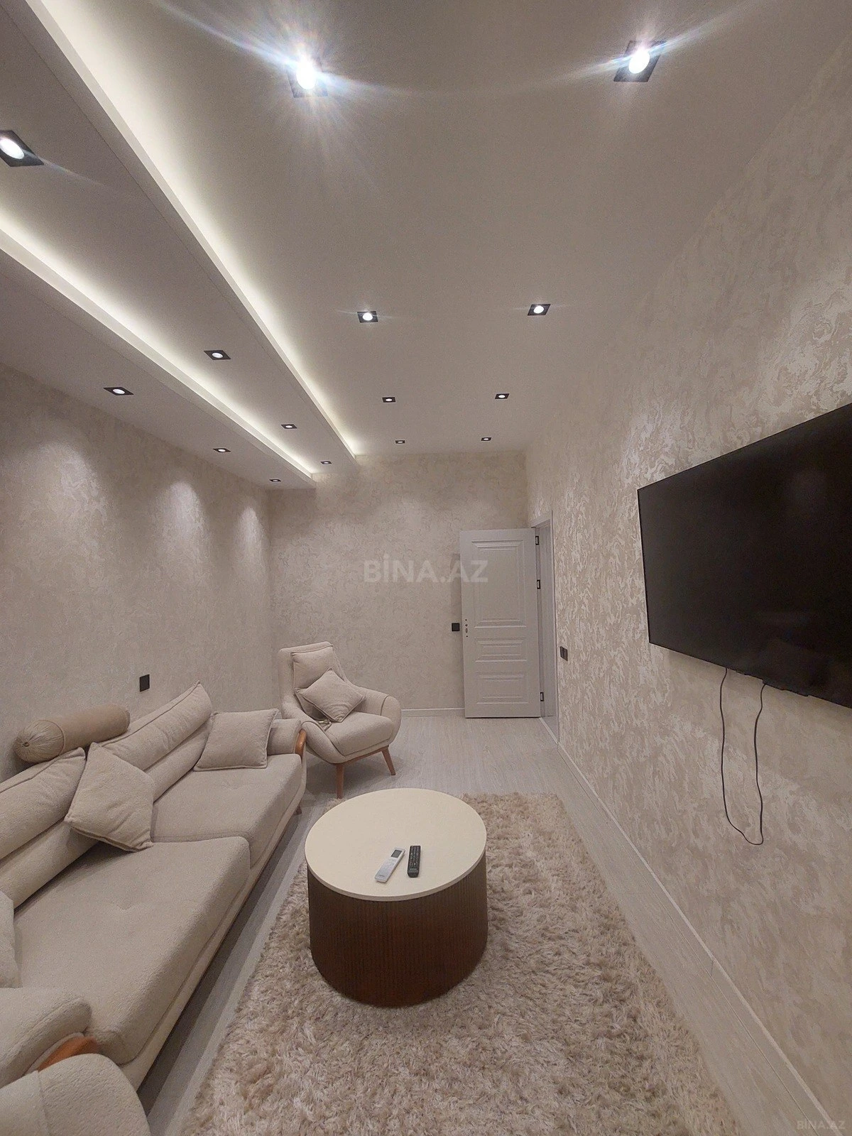 Kirayə verilir 2 otaqlı mənzil 89 m²