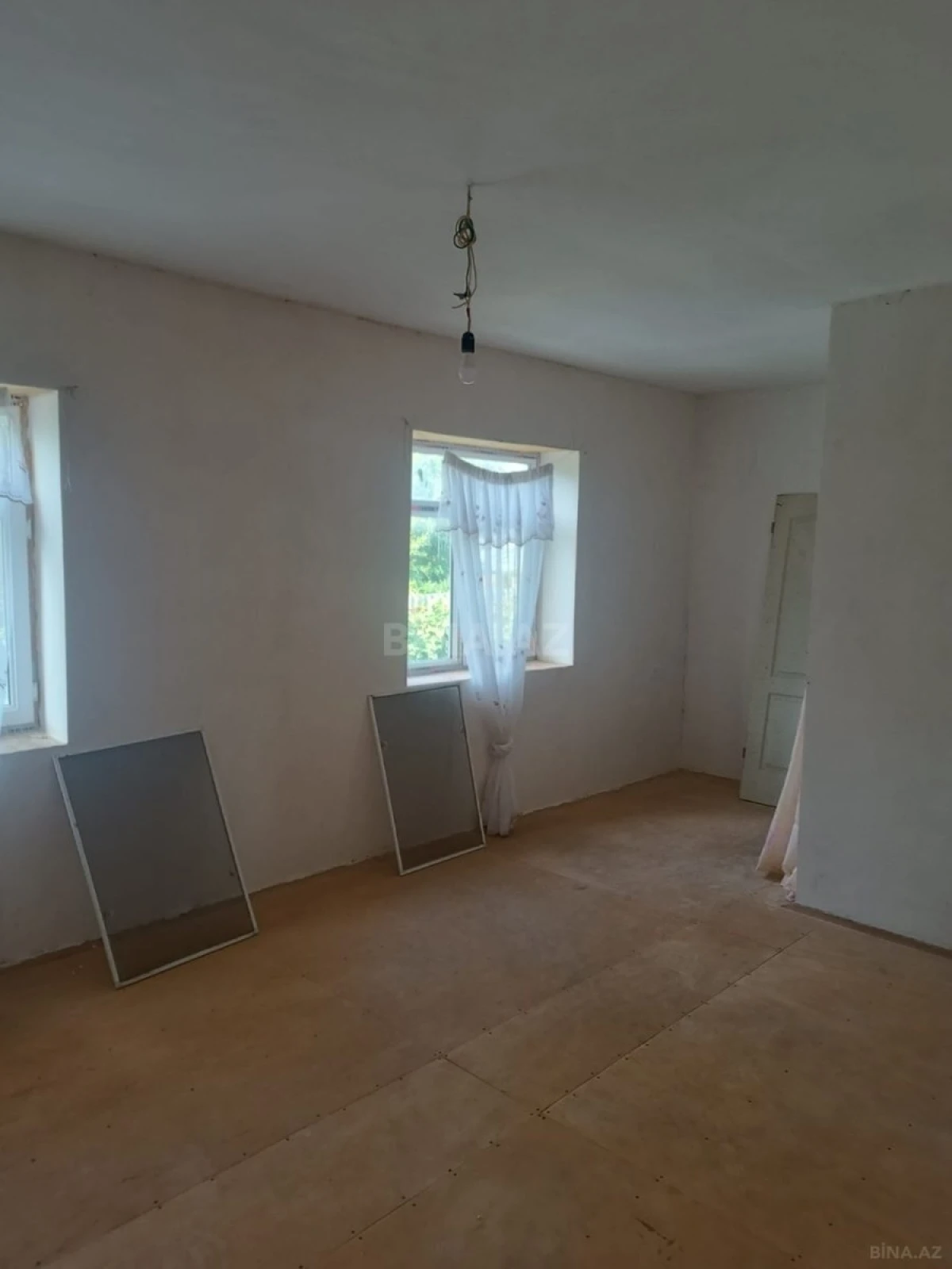 Satılır 6 otaqlı həyət evi 150 m²