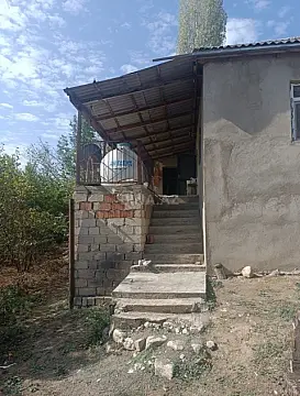 Satılır 6 otaqlı həyət evi 150 m²