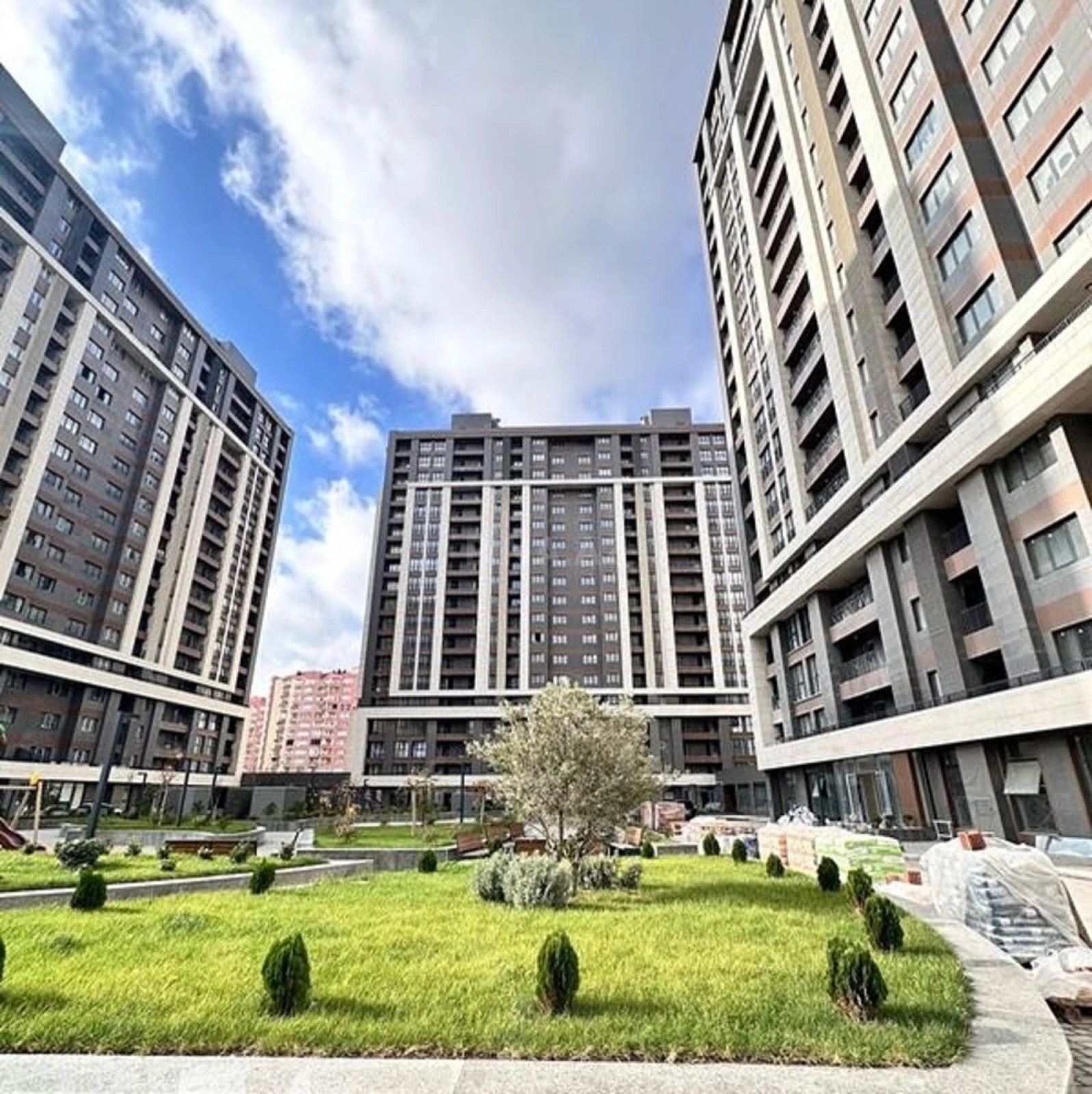 Satılır 2 otaqlı mənzil 68.3 m²