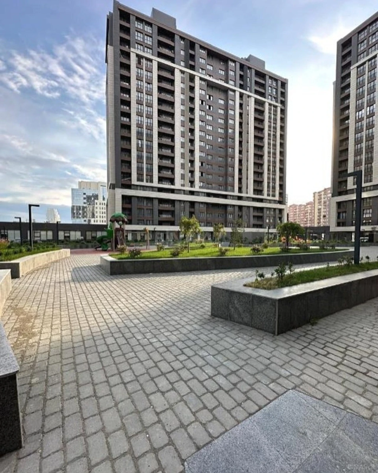 Satılır 2 otaqlı mənzil 68.3 m²
