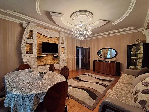 Satılır 2 otaqlı mənzil 90 m² — Bakı, İnşaatçılar 2 otaq 90.00 m²